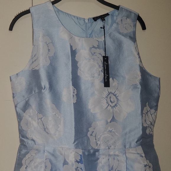 💙New Allison Andrews Dress💙 - Picture 4 of 4